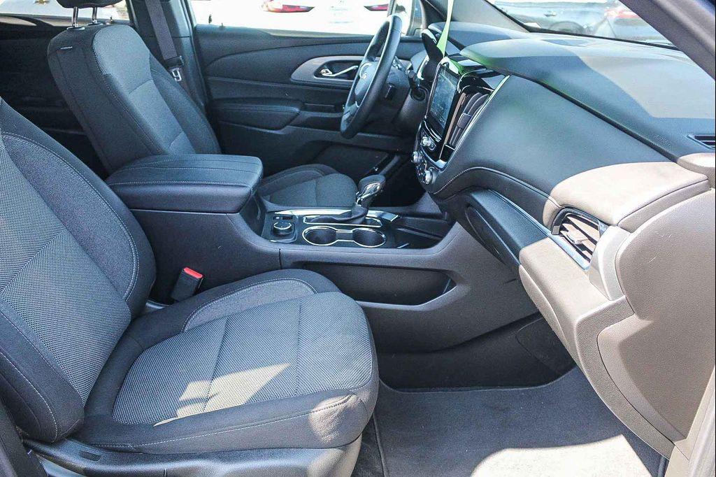 used 2023 Chevrolet Traverse car, priced at $32,995