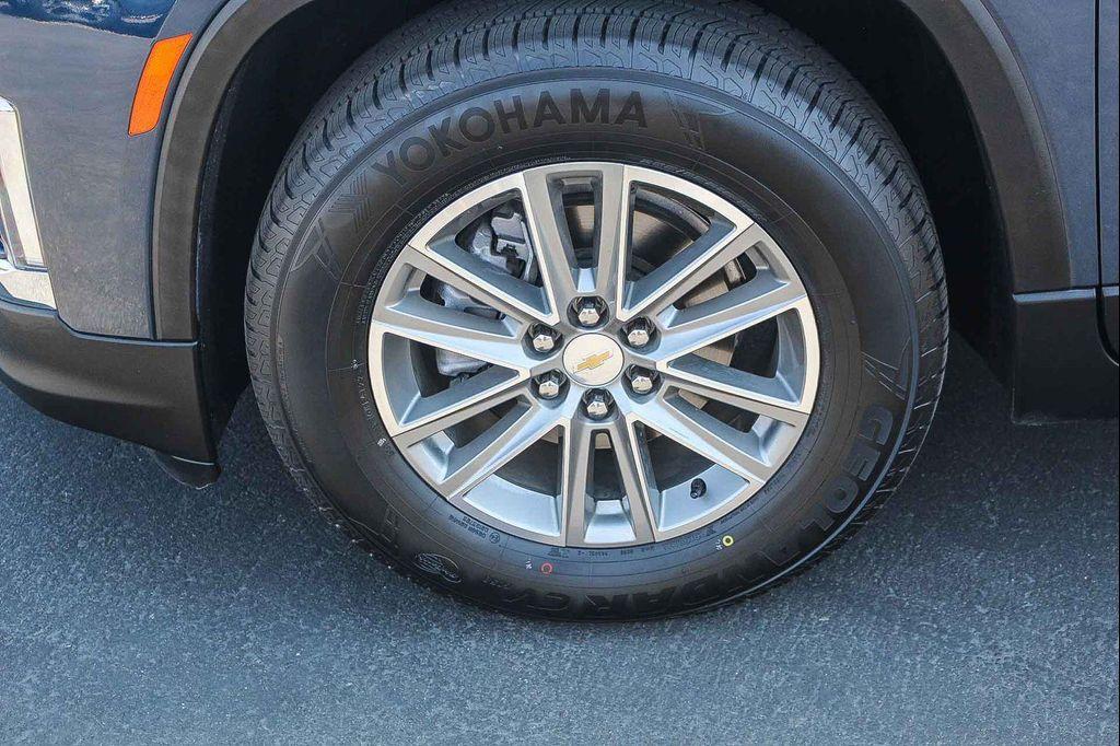 used 2023 Chevrolet Traverse car, priced at $32,995