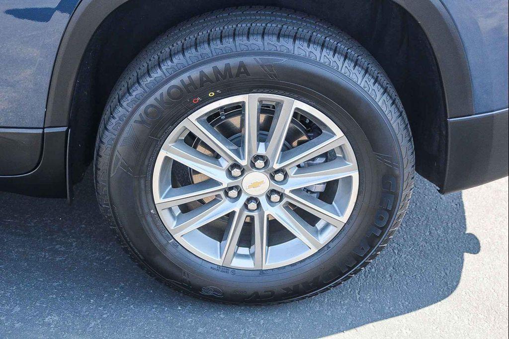 used 2023 Chevrolet Traverse car, priced at $32,995