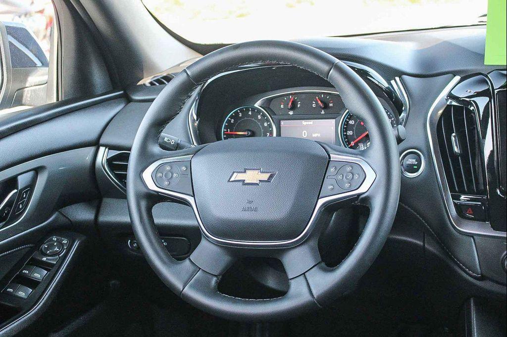used 2023 Chevrolet Traverse car, priced at $32,995