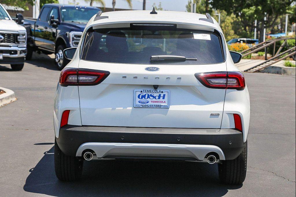 new 2025 Ford Escape PHEV car, priced at $34,390