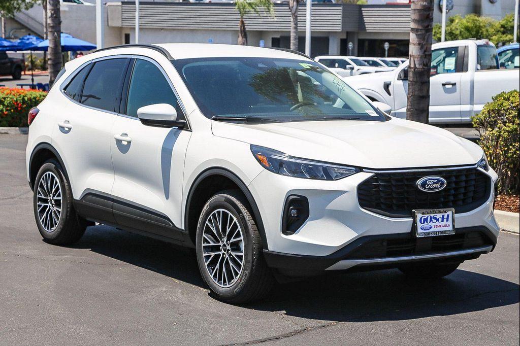 new 2025 Ford Escape PHEV car, priced at $34,390