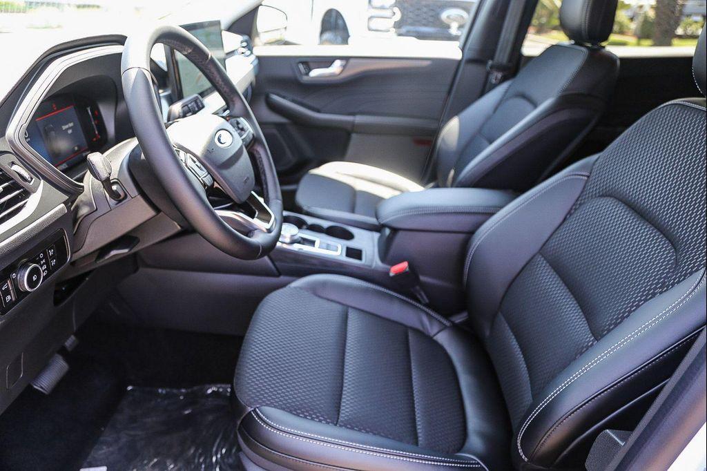 new 2025 Ford Escape PHEV car, priced at $34,390