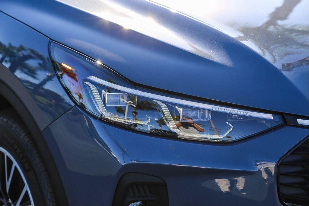new 2025 Ford Escape PHEV car, priced at $37,925