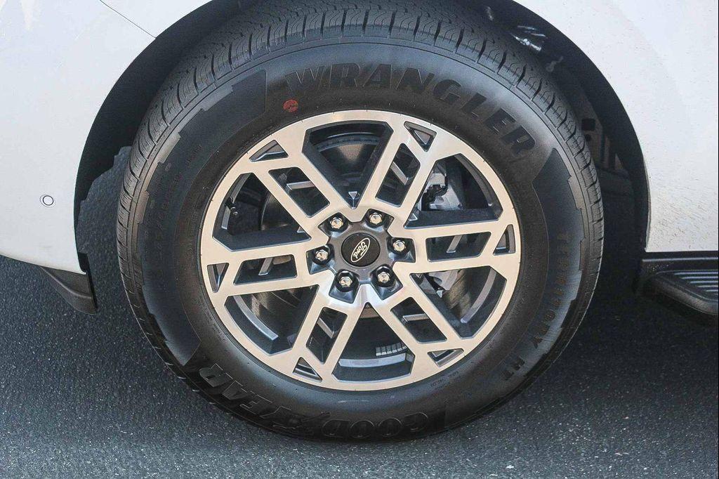 new 2025 Ford Expedition Max car, priced at $72,325