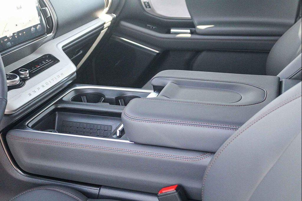 new 2025 Ford Expedition Max car, priced at $72,325