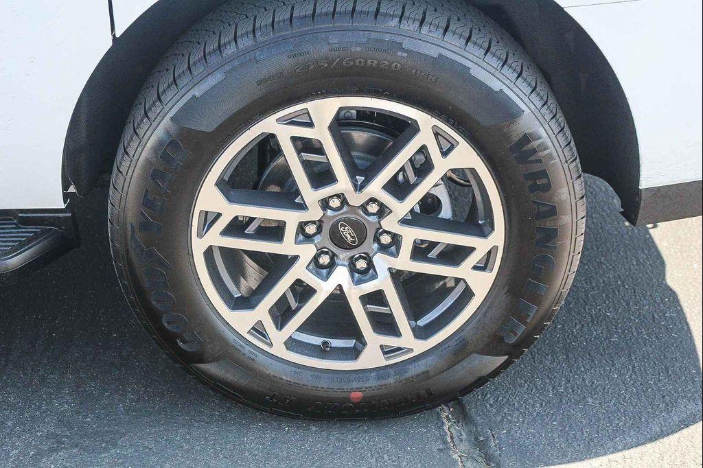 new 2025 Ford Expedition Max car, priced at $72,325