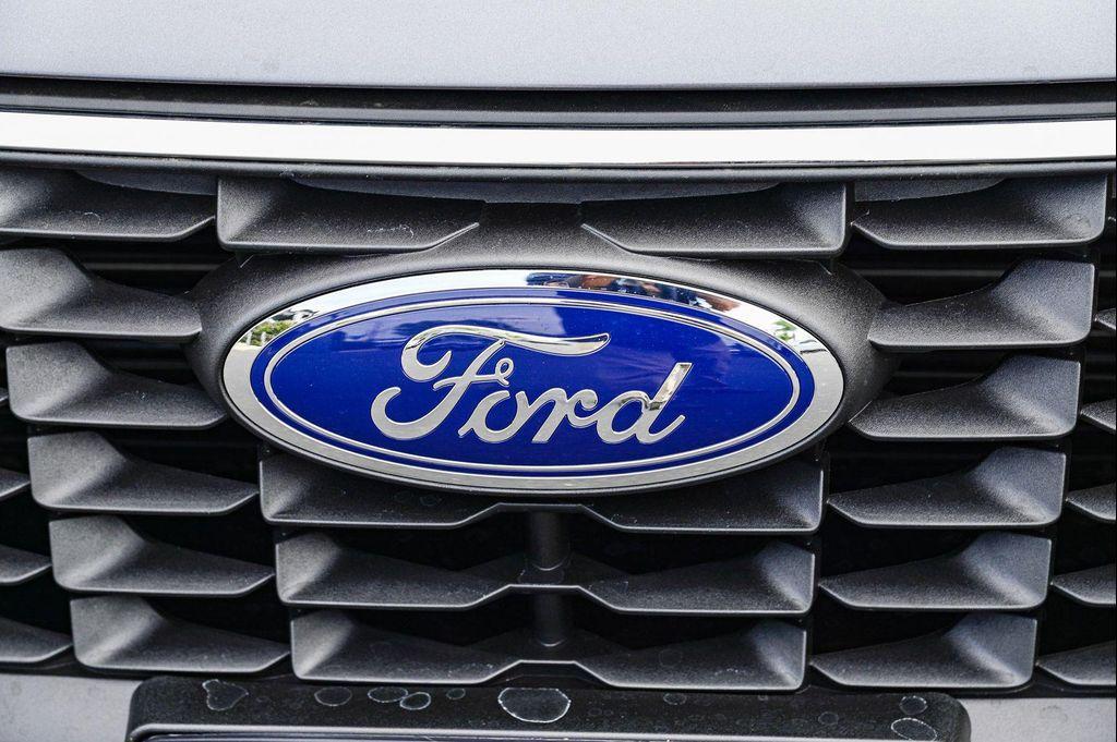 new 2025 Ford Escape PHEV car, priced at $33,985
