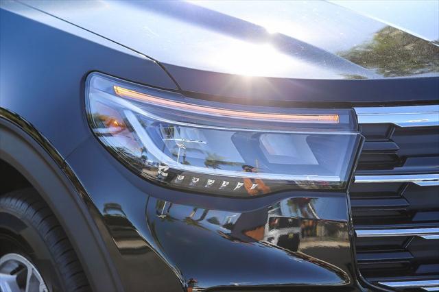 new 2025 Ford Explorer car, priced at $41,780