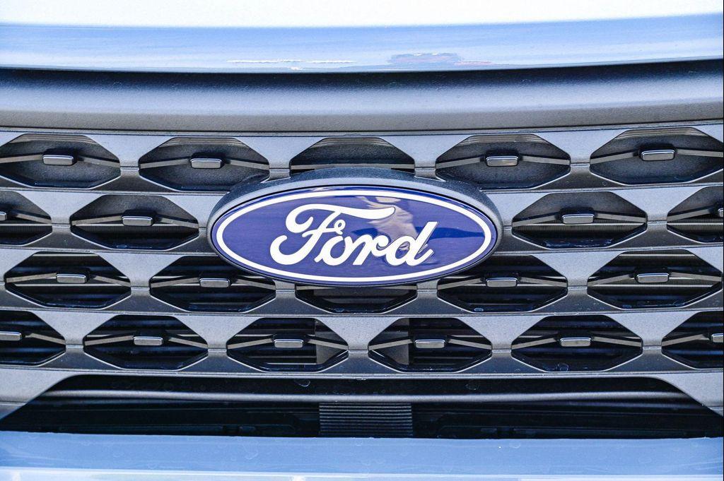 new 2025 Ford Maverick car, priced at $32,850