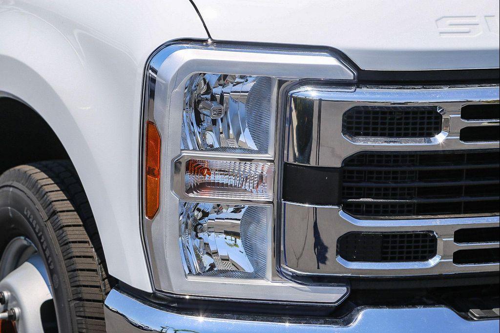 new 2024 Ford F-350 car, priced at $61,245
