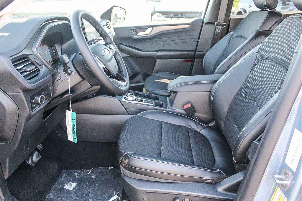 new 2025 Ford Escape PHEV car, priced at $33,395