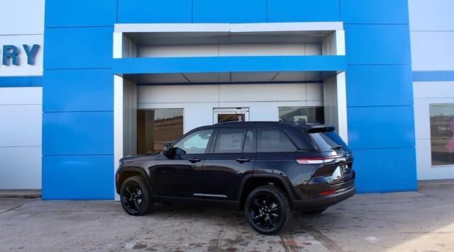 new 2024 Jeep Grand Cherokee car, priced at $57,900