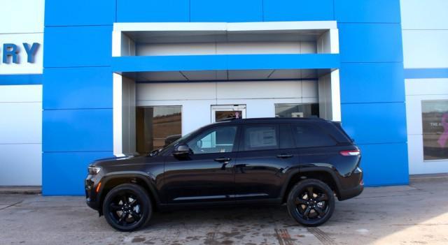 new 2024 Jeep Grand Cherokee car, priced at $57,900