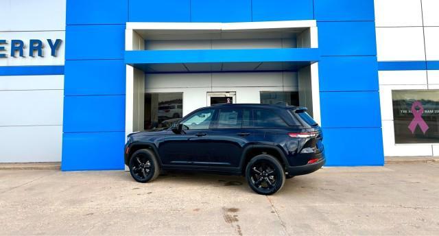 new 2024 Jeep Grand Cherokee car, priced at $56,500