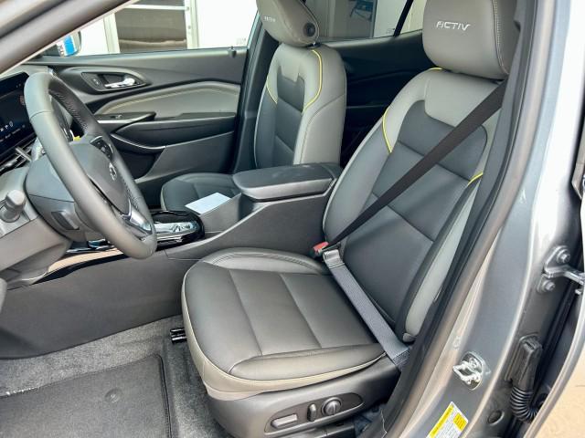 new 2025 Chevrolet Trax car, priced at $25,935