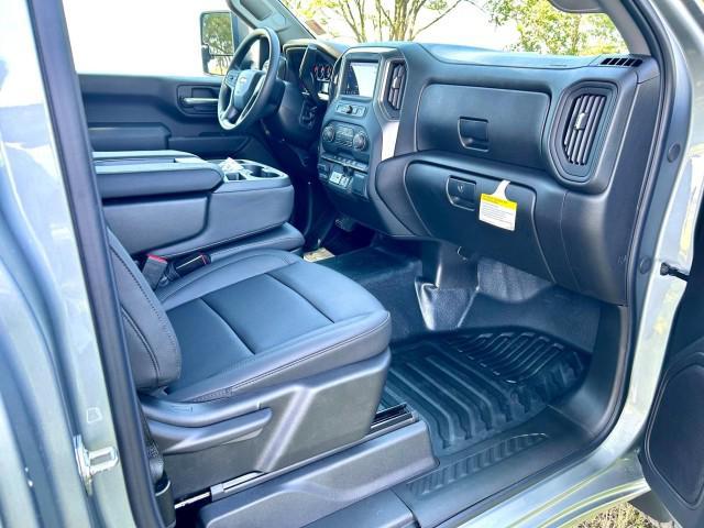 new 2025 Chevrolet Silverado 3500 car, priced at $52,900