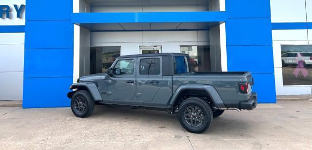 new 2024 Jeep Gladiator car, priced at $48,750