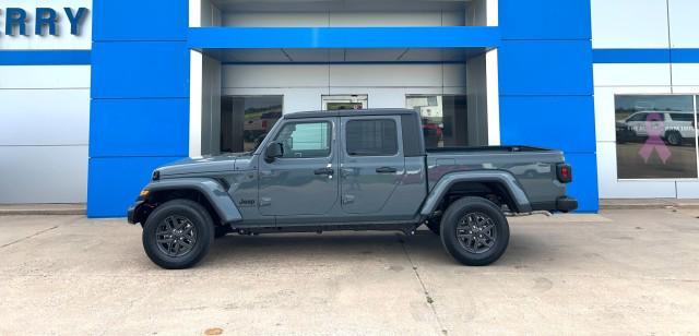 new 2024 Jeep Gladiator car, priced at $48,750