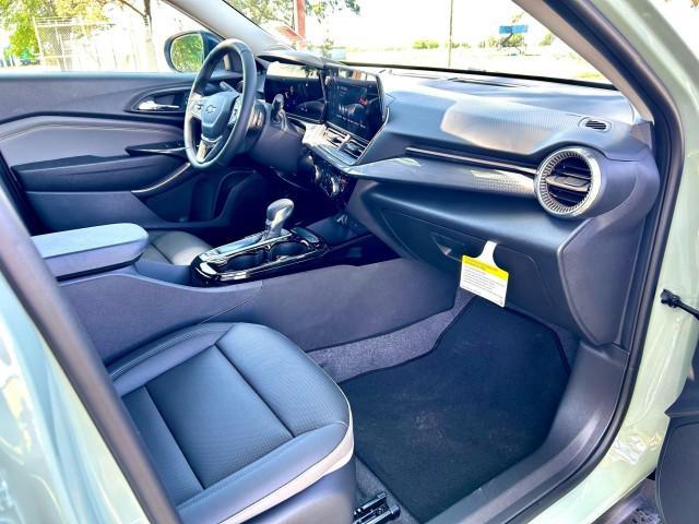 new 2025 Chevrolet Trax car, priced at $26,590