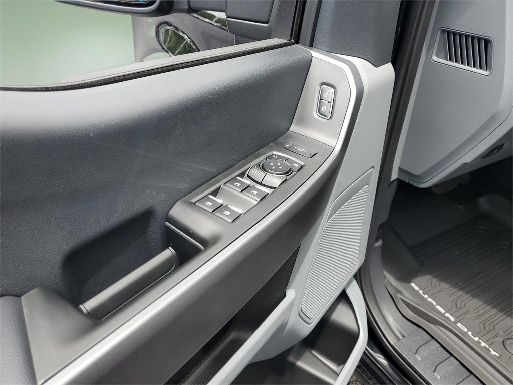 new 2025 Ford F-350 car, priced at $57,517