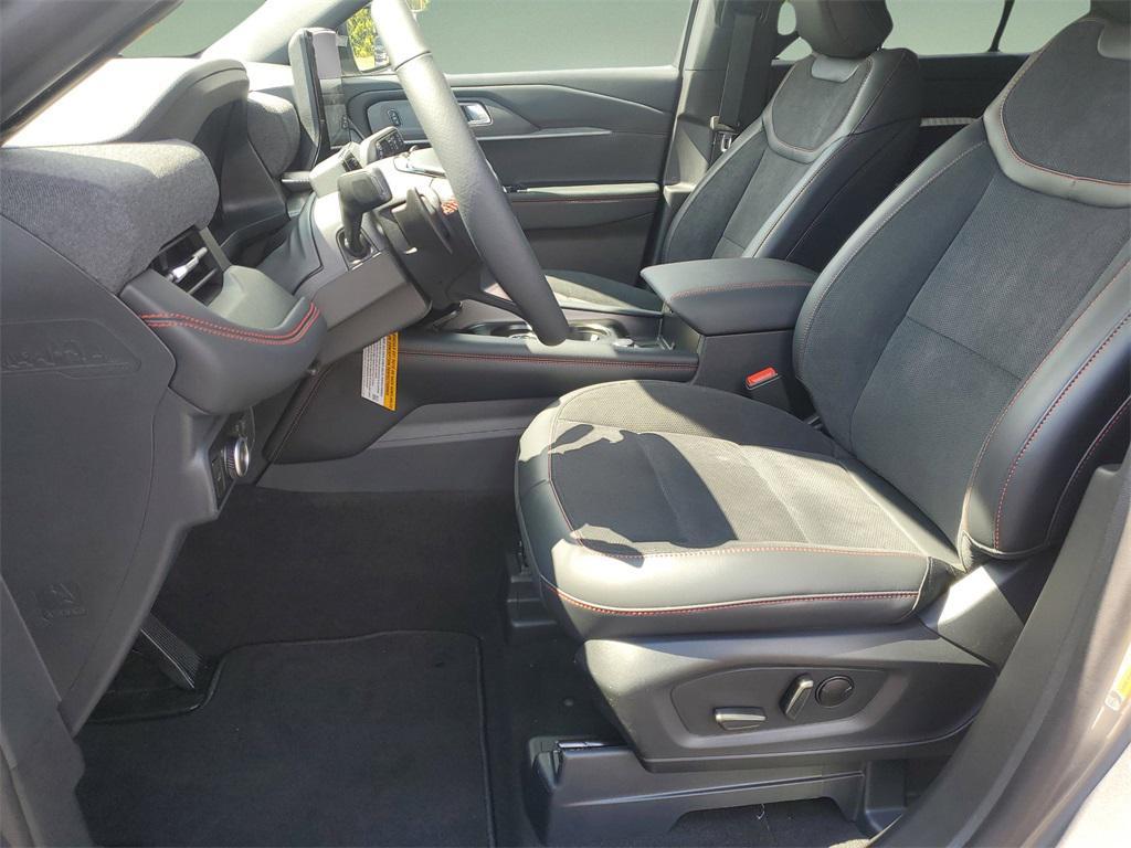 new 2025 Ford Explorer car, priced at $51,633