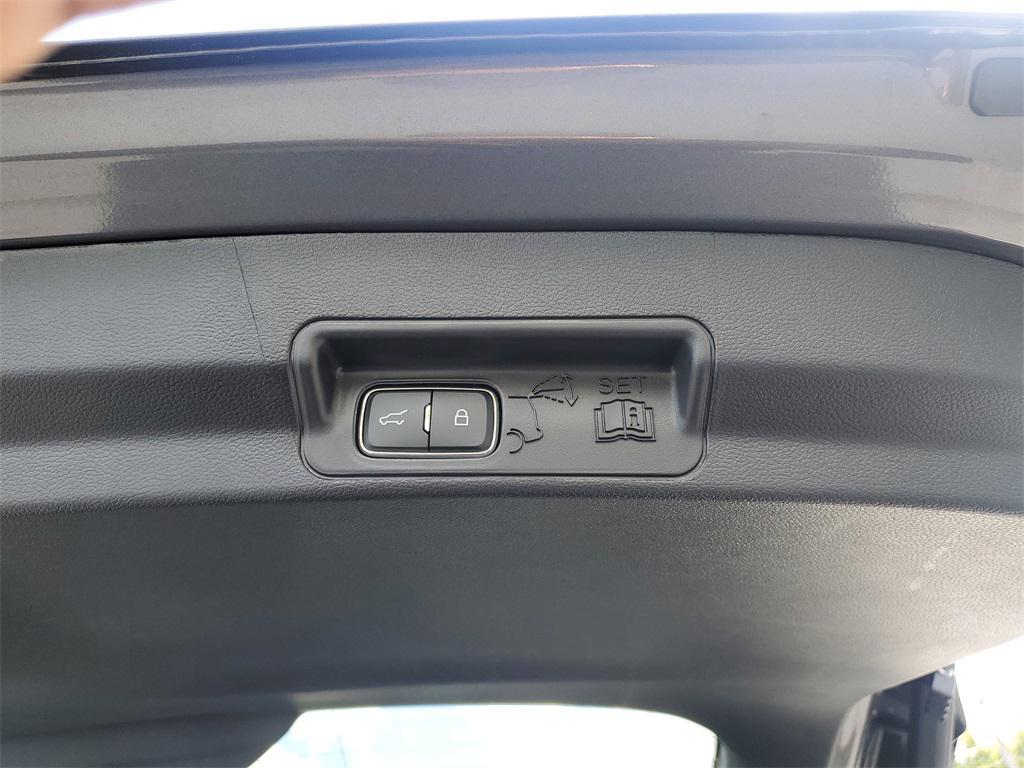 new 2025 Ford Explorer car, priced at $51,633