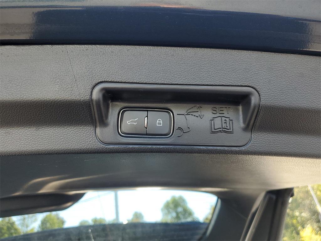 used 2022 Ford Explorer car, priced at $32,127