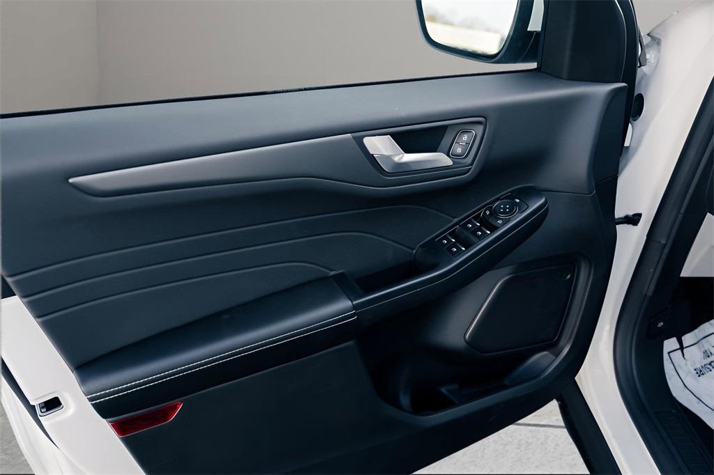 new 2024 Ford Escape PHEV car, priced at $32,996