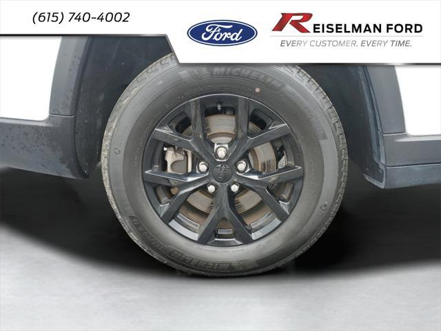 used 2024 Jeep Grand Cherokee L car, priced at $32,927