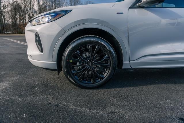 new 2025 Ford Escape car, priced at $39,820