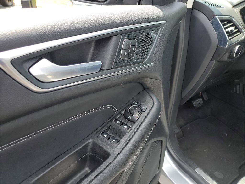 used 2024 Ford Edge car, priced at $28,585