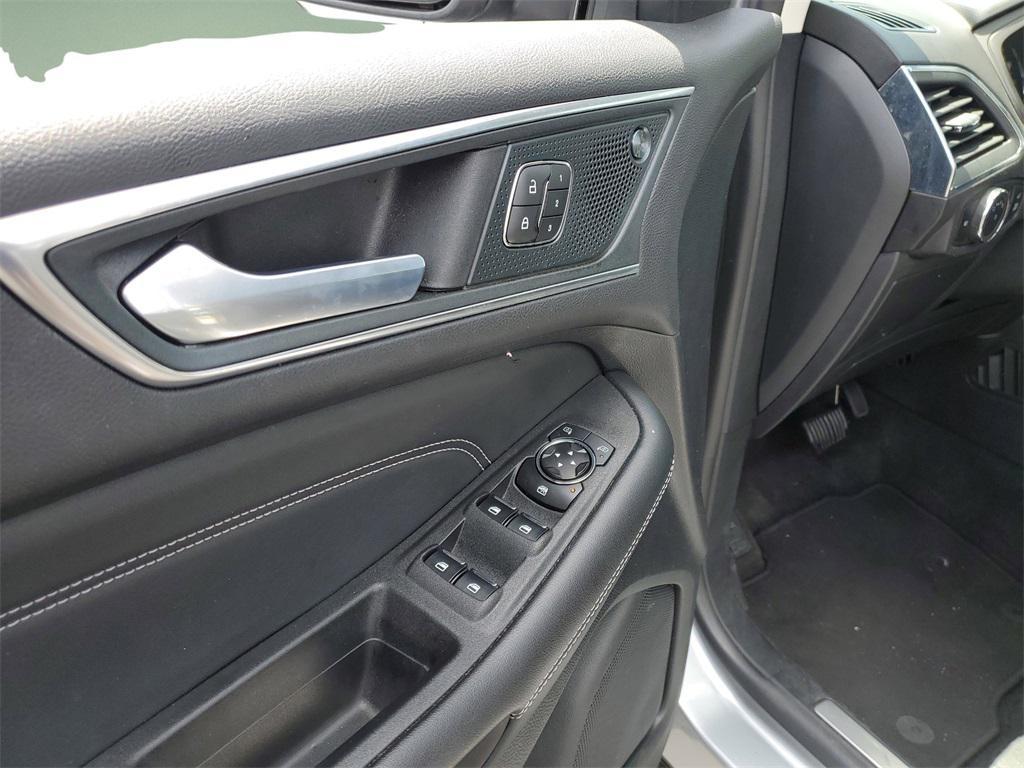 used 2024 Ford Edge car, priced at $25,840