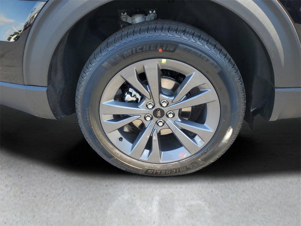 new 2025 Ford Explorer car, priced at $45,422