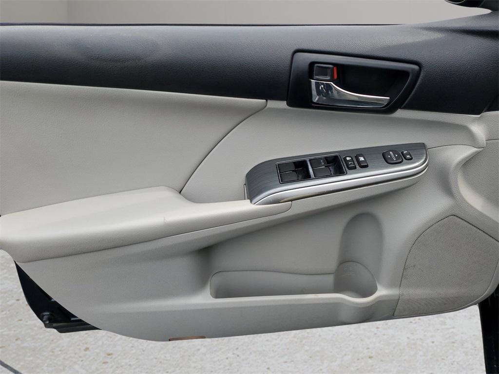 used 2013 Toyota Camry Hybrid car, priced at $6,499