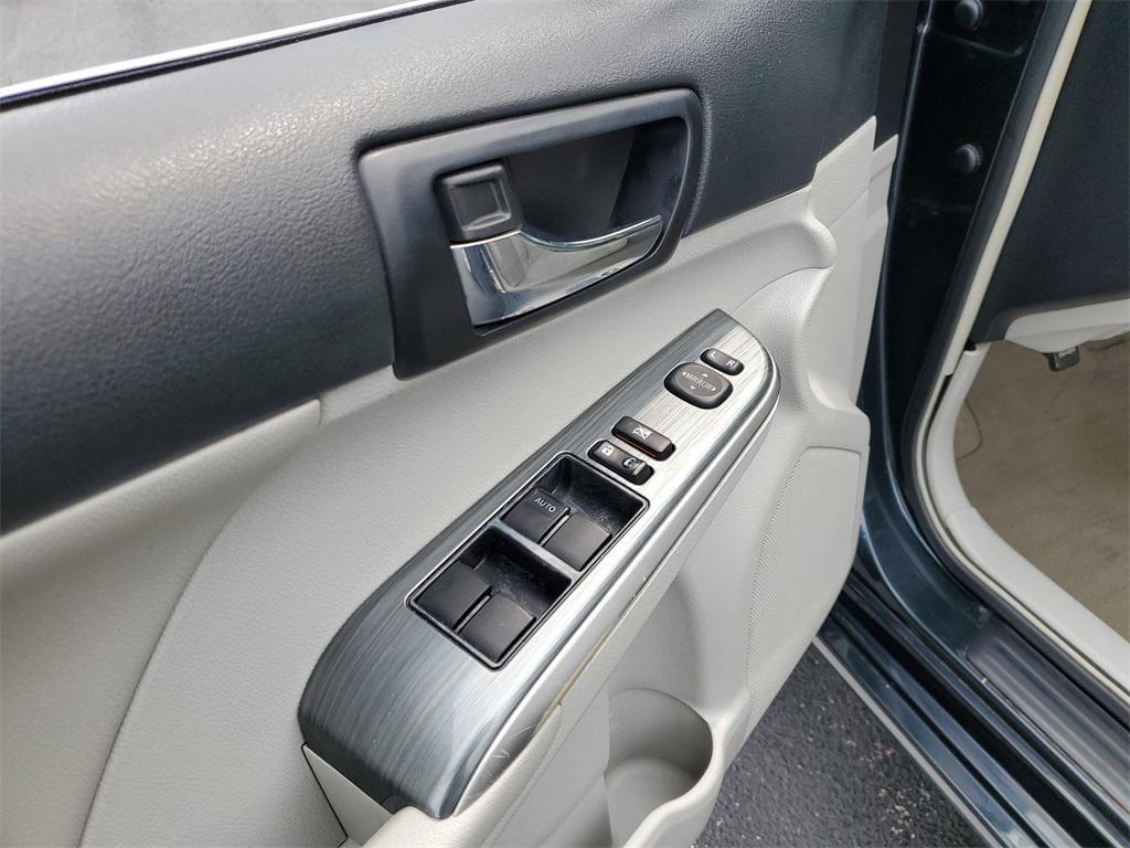 used 2013 Toyota Camry Hybrid car, priced at $6,499