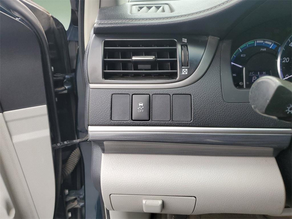 used 2013 Toyota Camry Hybrid car, priced at $6,499