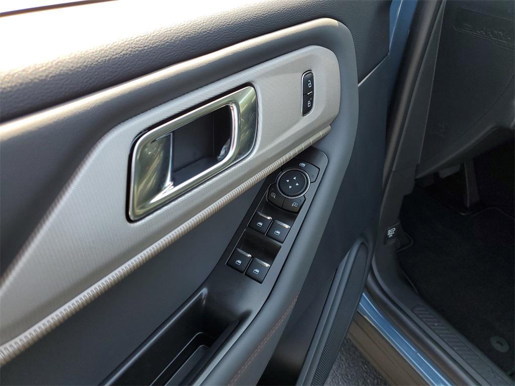 new 2025 Ford Explorer car, priced at $41,908