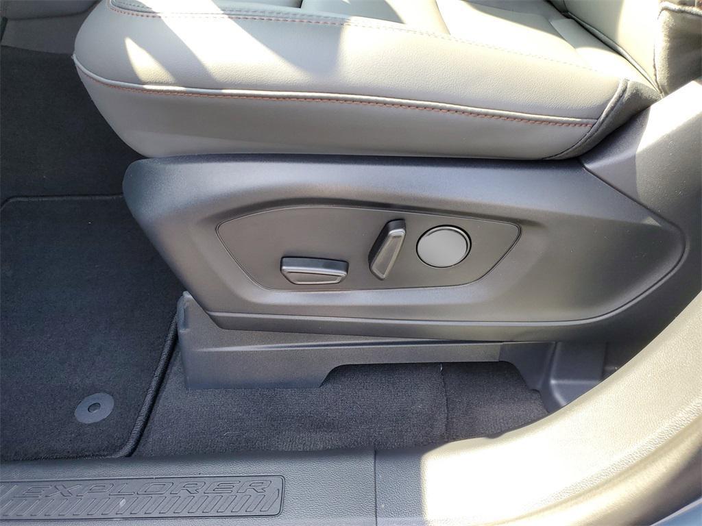 new 2025 Ford Explorer car, priced at $41,908