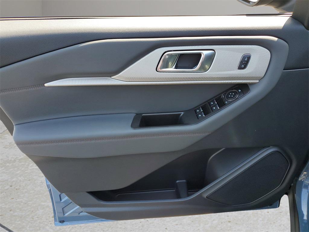 new 2025 Ford Explorer car, priced at $41,908