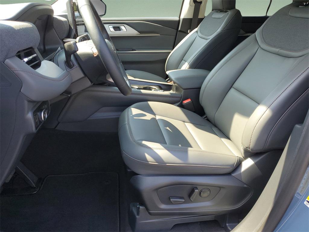 new 2025 Ford Explorer car, priced at $41,908