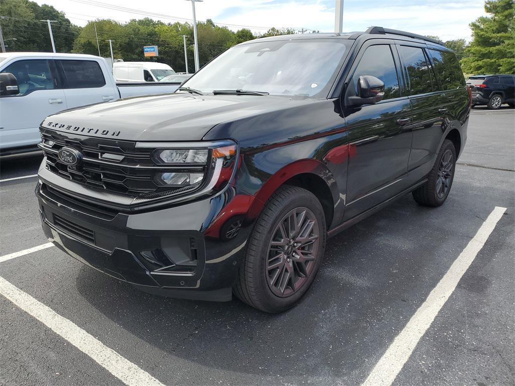 used 2025 Ford Expedition car, priced at $81,521