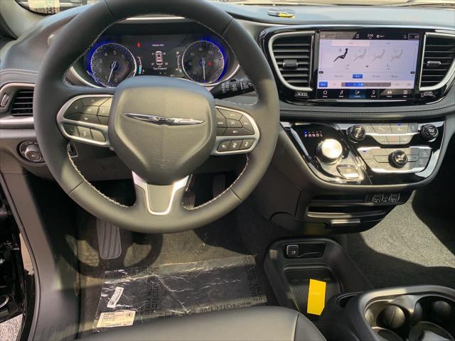 new 2025 Chrysler Pacifica car, priced at $46,368
