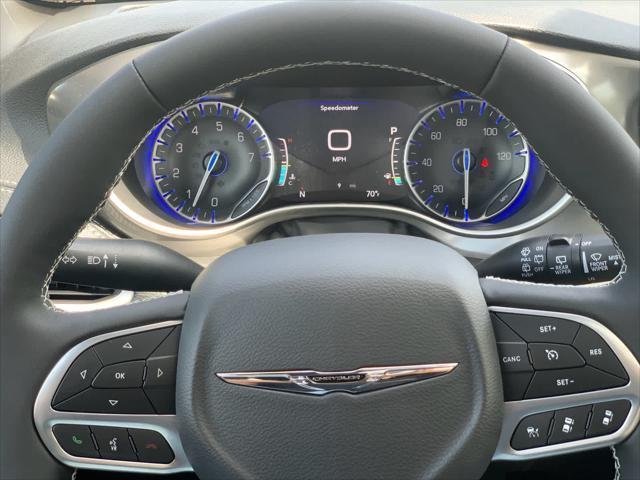 new 2025 Chrysler Pacifica car, priced at $46,368
