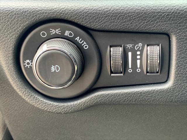 new 2025 Chrysler Pacifica car, priced at $46,368