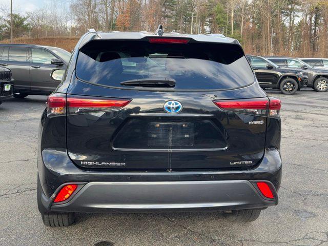 used 2021 Toyota Highlander Hybrid car, priced at $40,995