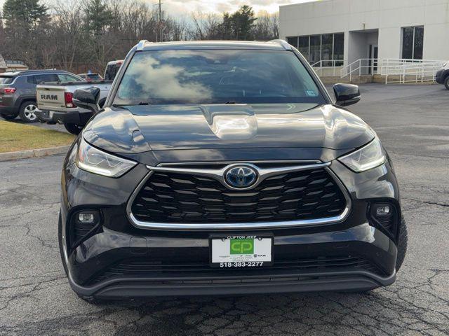 used 2021 Toyota Highlander Hybrid car, priced at $40,995