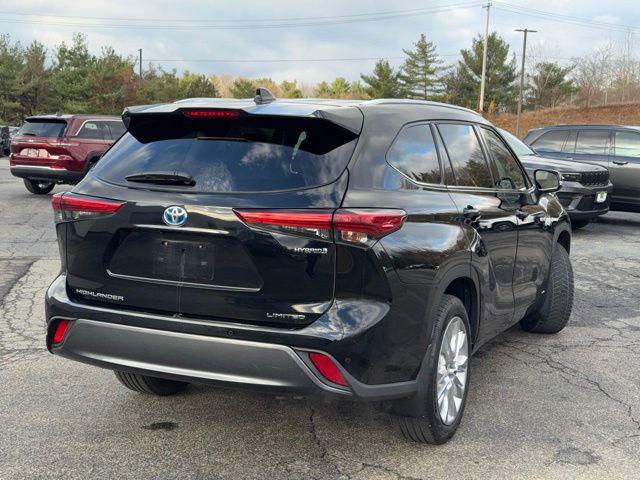 used 2021 Toyota Highlander Hybrid car, priced at $40,995