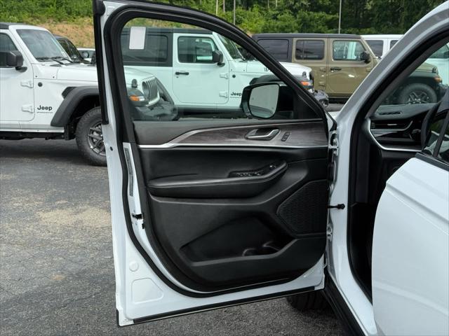 used 2023 Jeep Grand Cherokee car, priced at $35,650
