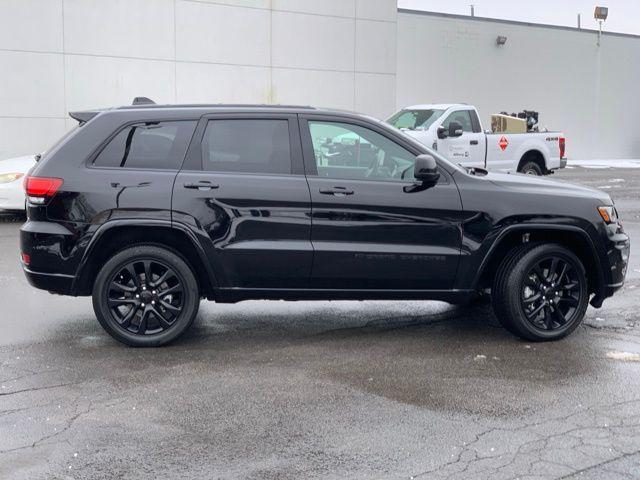 used 2022 Jeep Grand Cherokee car, priced at $29,998